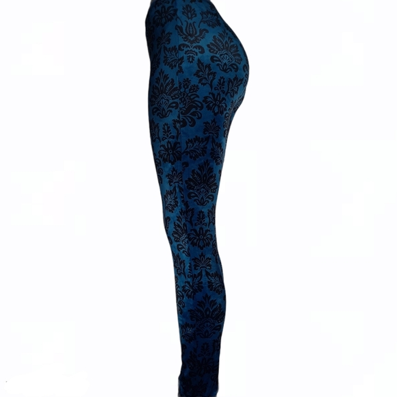 Chico's damask pattern velour leggings - Picture 5 of 15